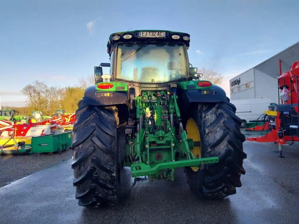 Image JOHN DEERE 6215R