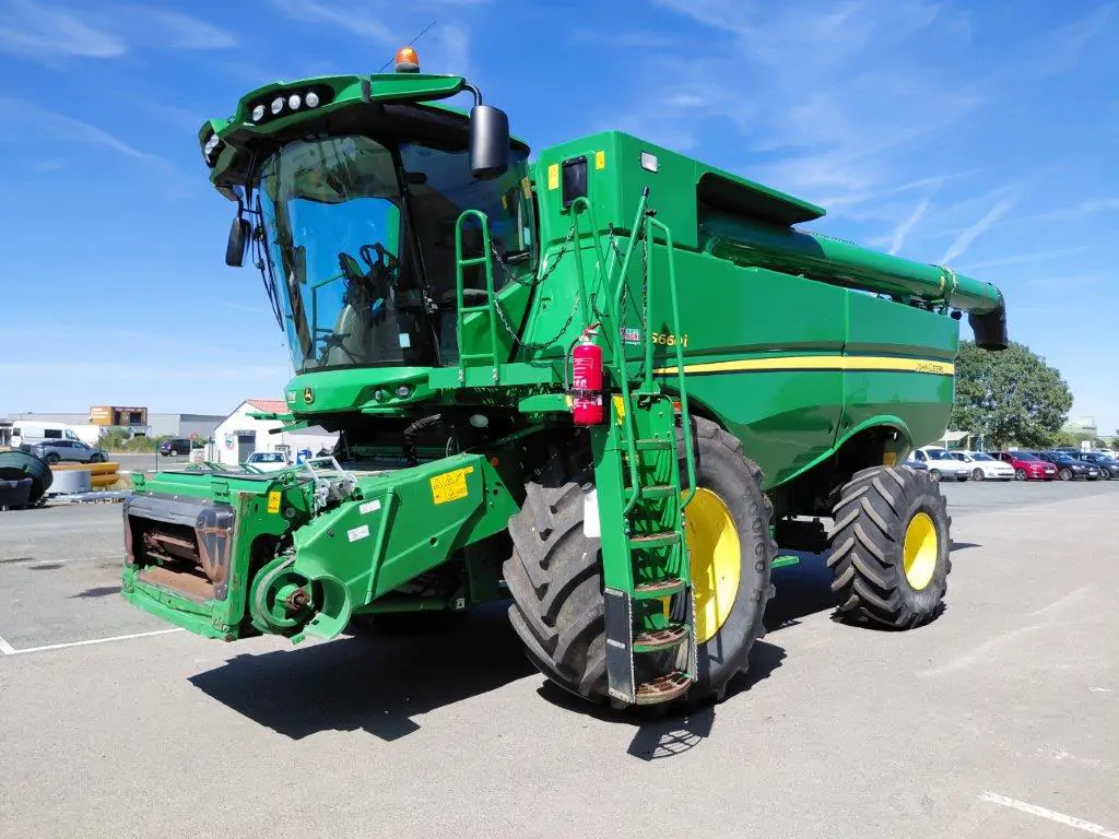 Image JOHN DEERE S660