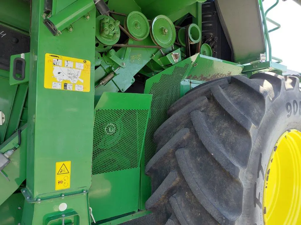 Image JOHN DEERE S660