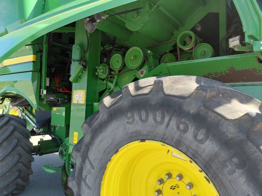 Image JOHN DEERE S660