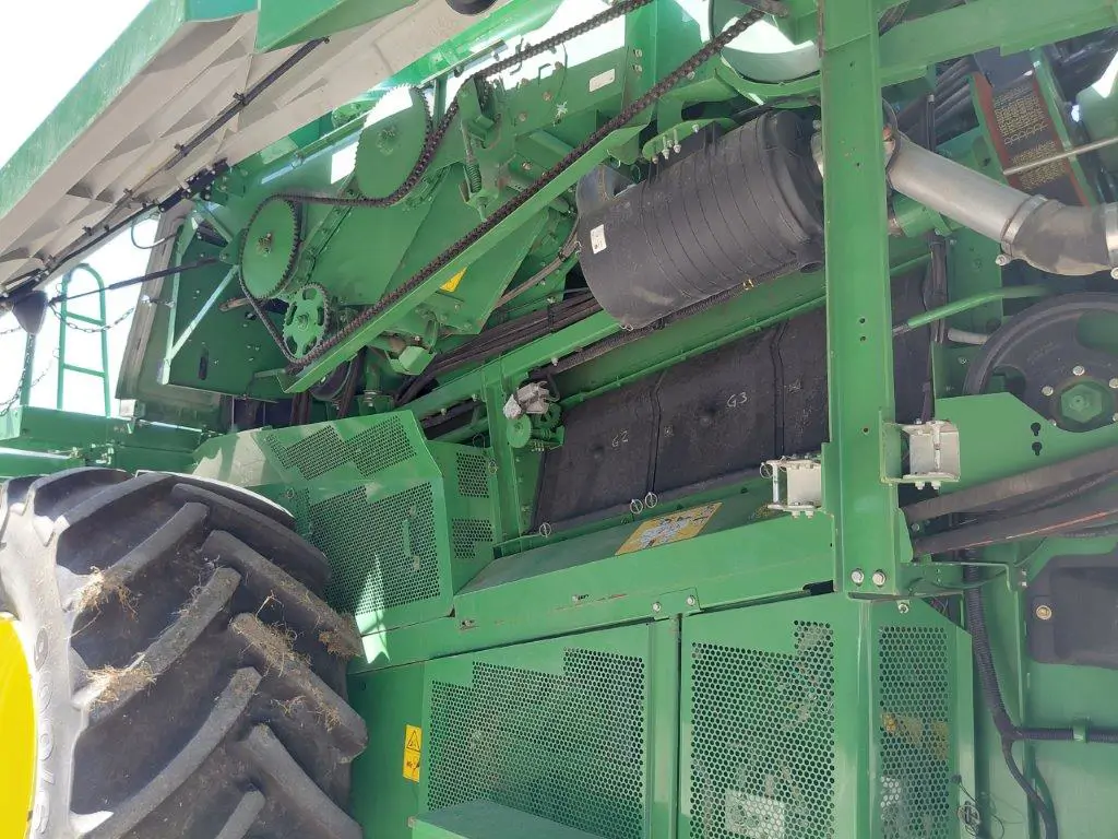 Image JOHN DEERE S660