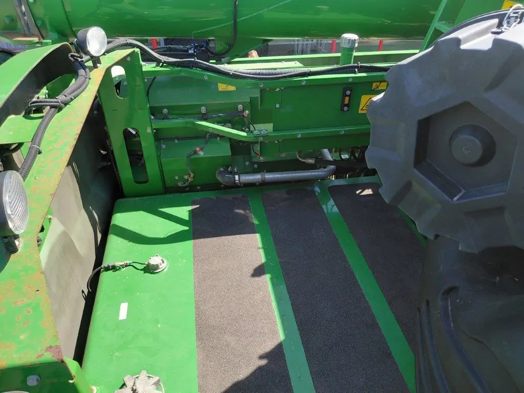Image JOHN DEERE S660