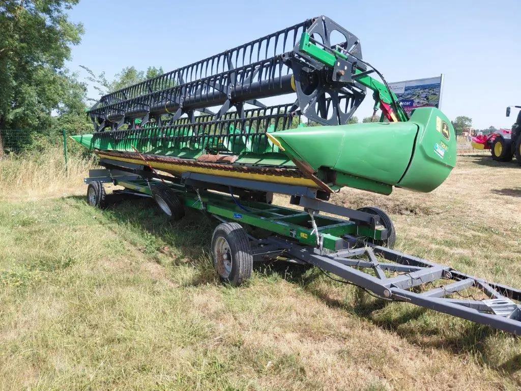 Image JOHN DEERE S660