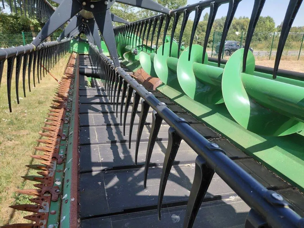 Image JOHN DEERE S660