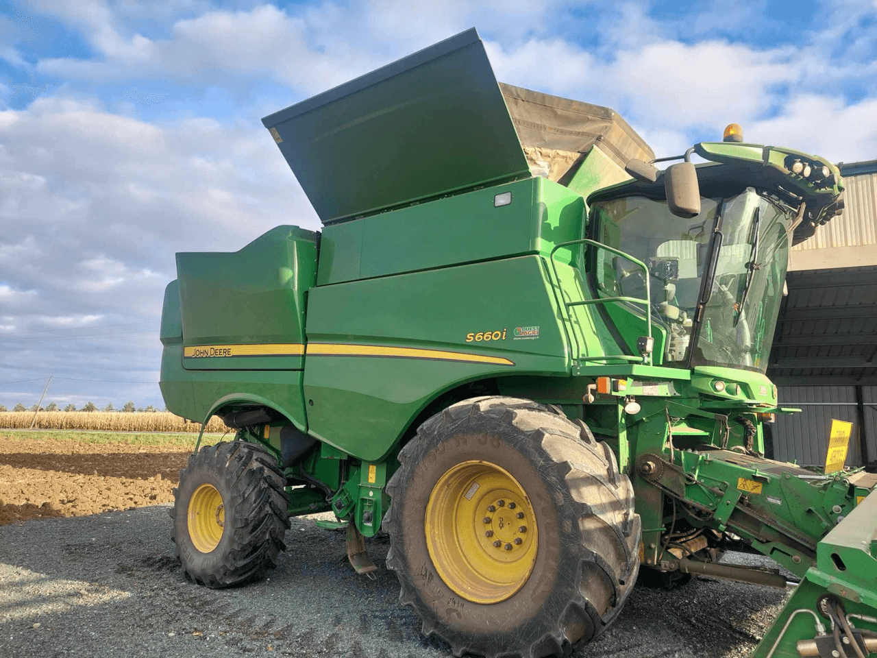 Photo JOHN DEERE S660
