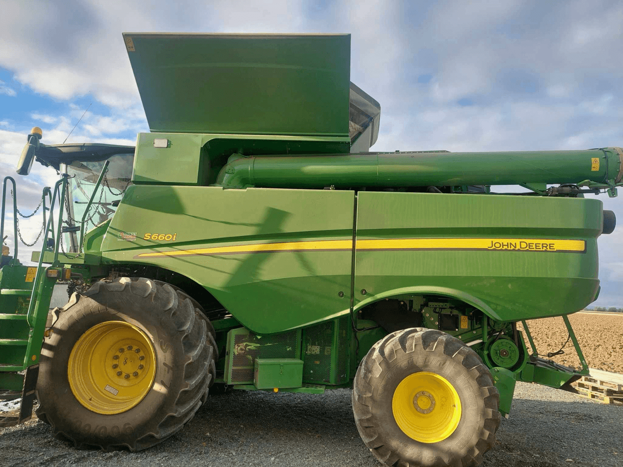 Image JOHN DEERE S660