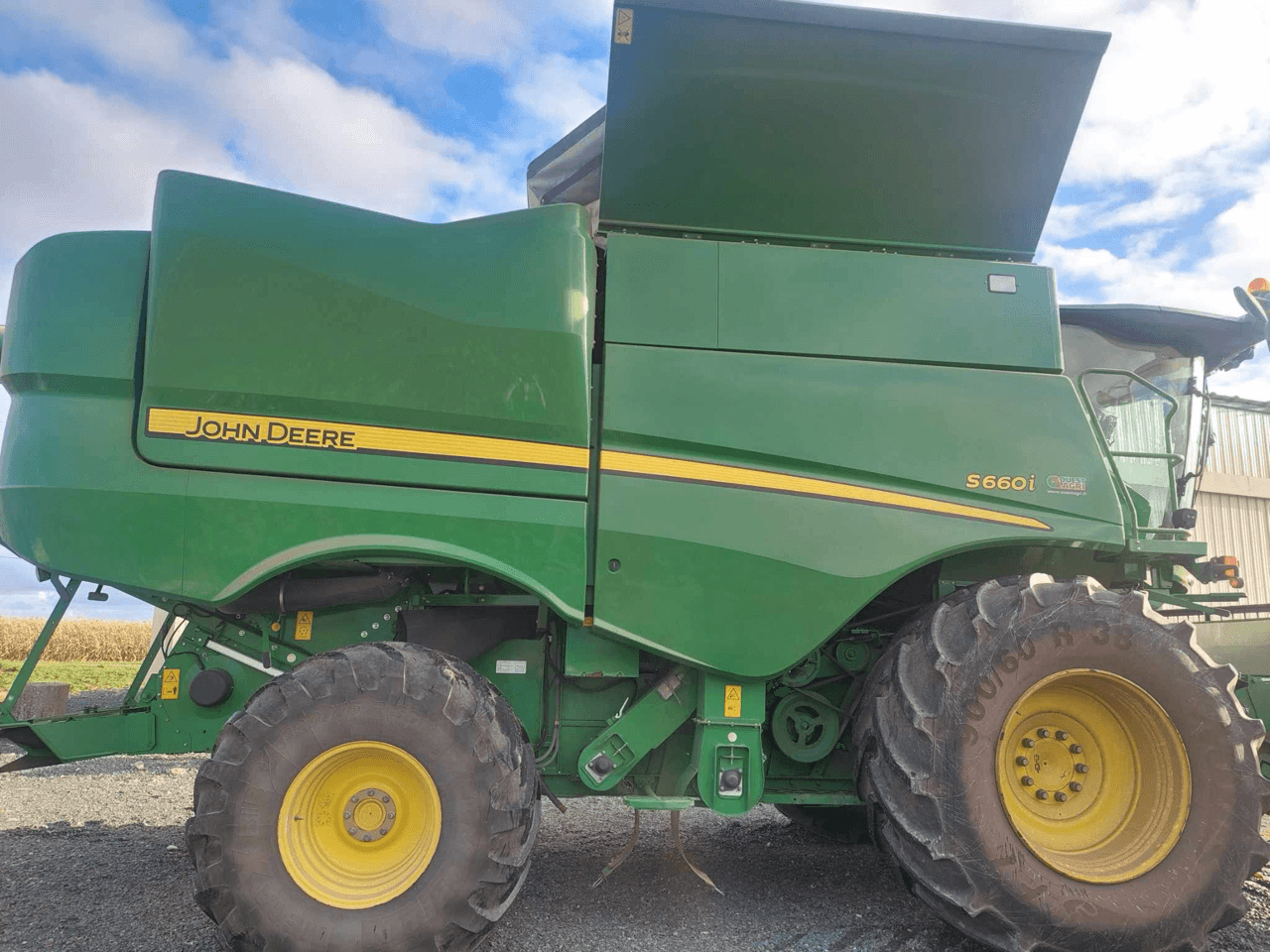 Image JOHN DEERE S660