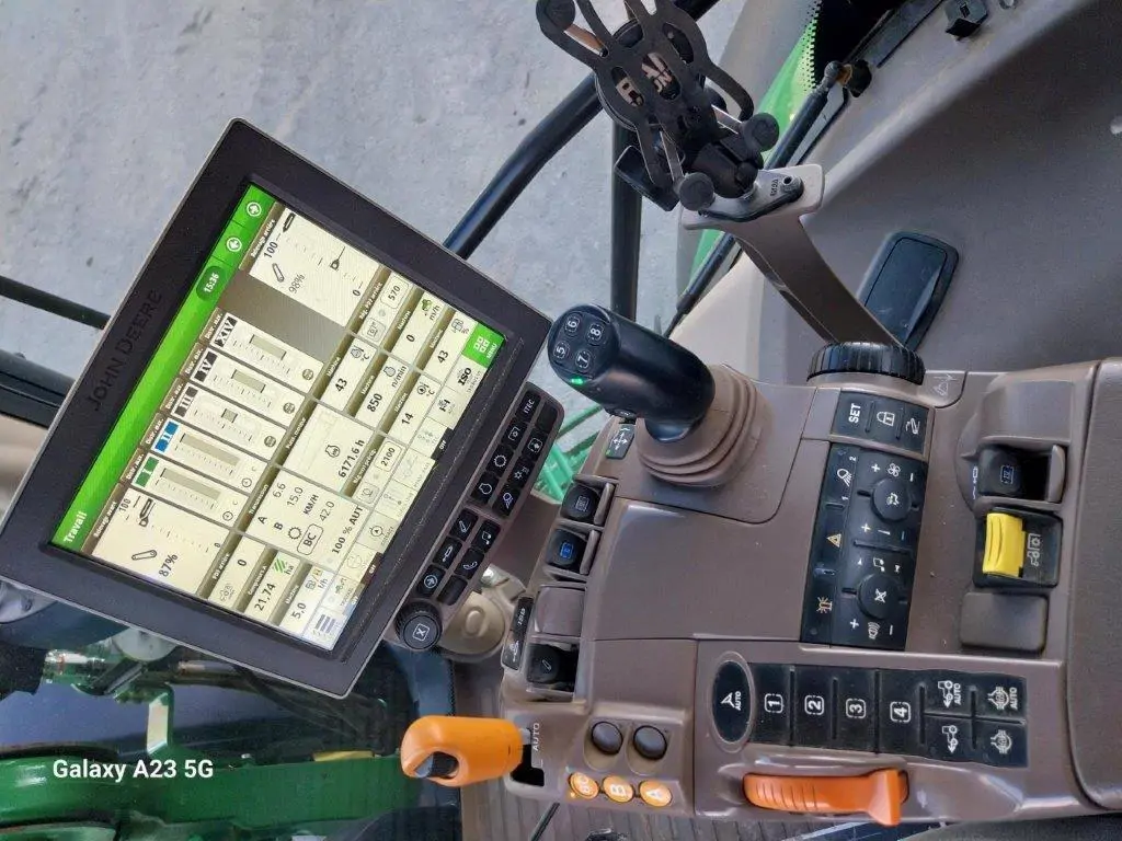 Image JOHN DEERE 6155R