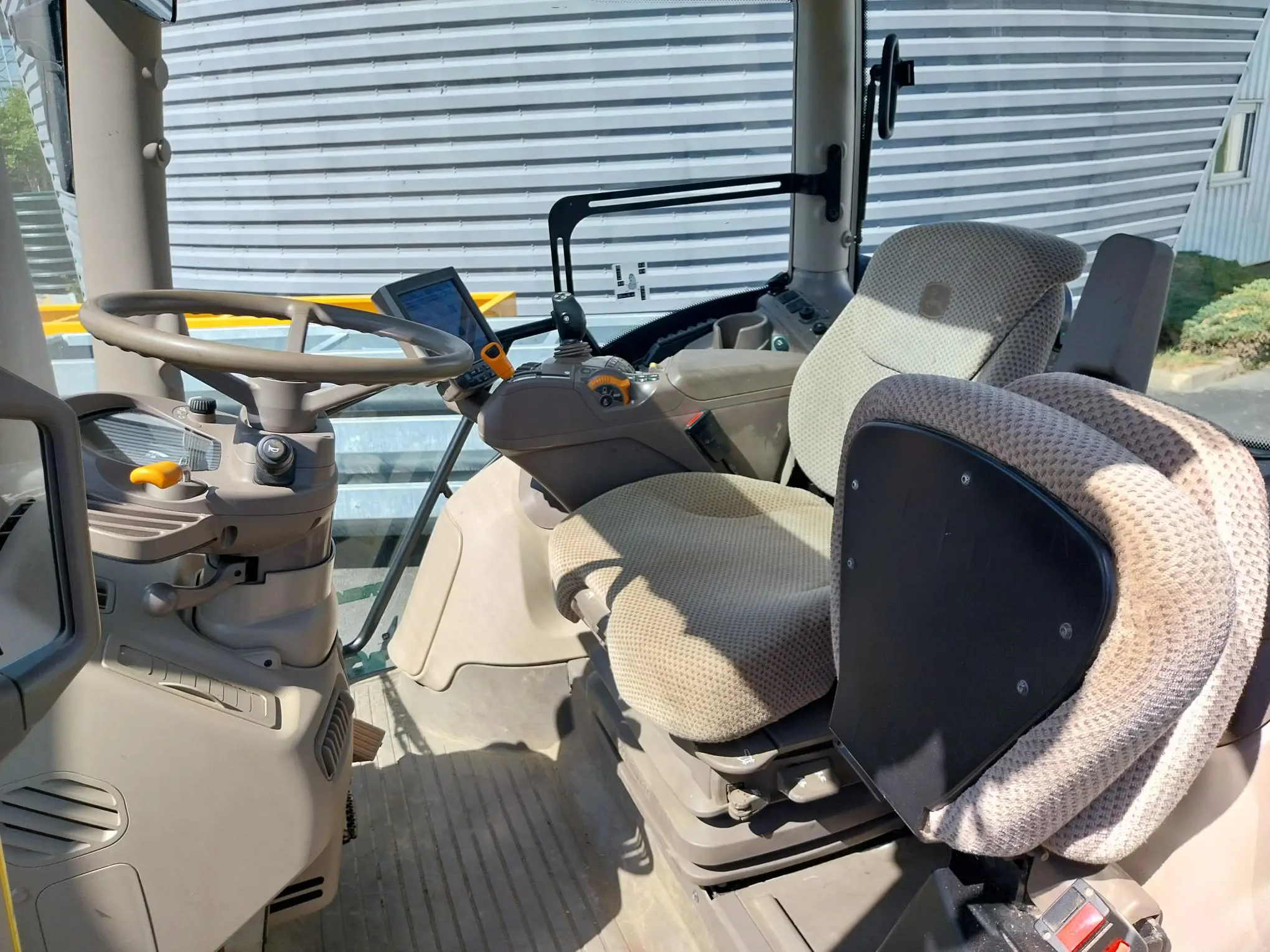 Image JOHN DEERE TR JD 6135R AP