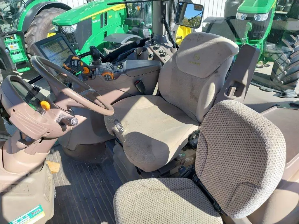 Image JOHN DEERE 6250R