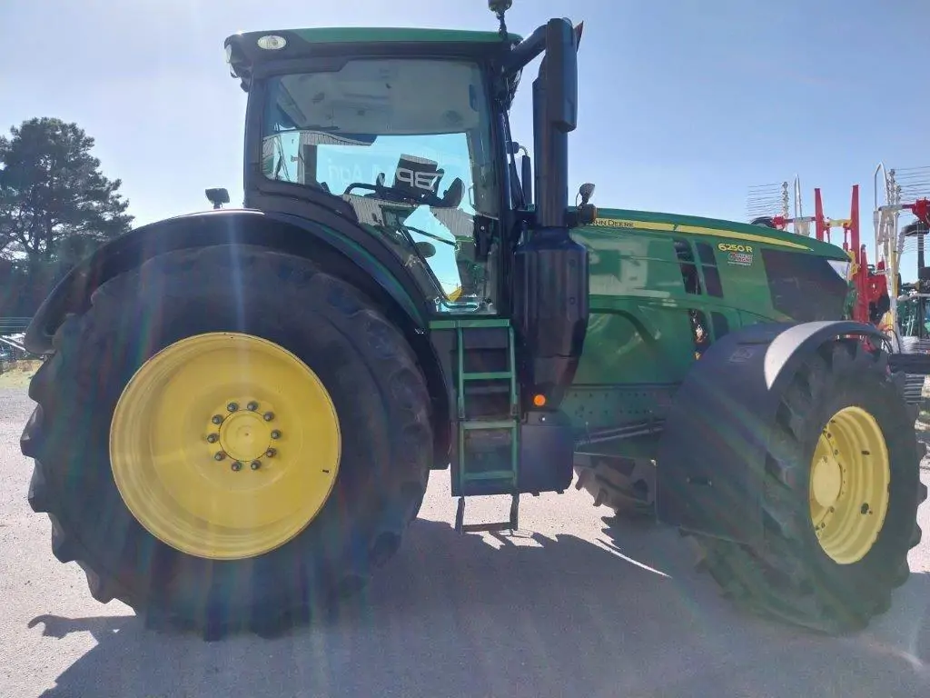 Image JOHN DEERE 6250R
