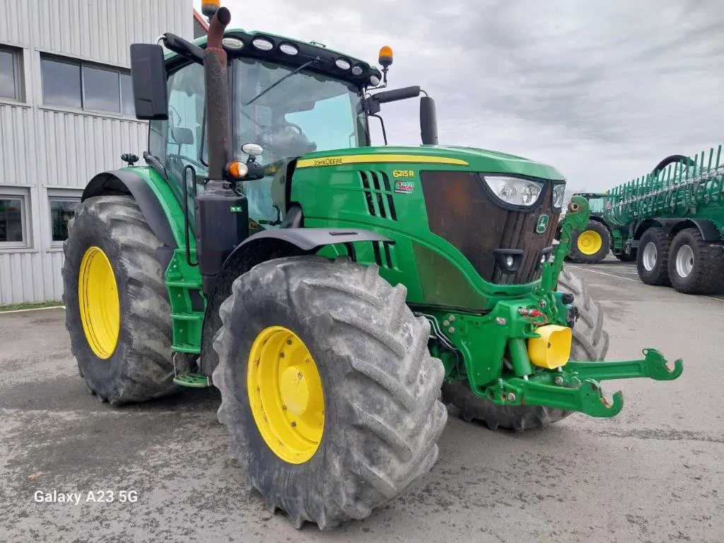 Photo JOHN DEERE 6215R