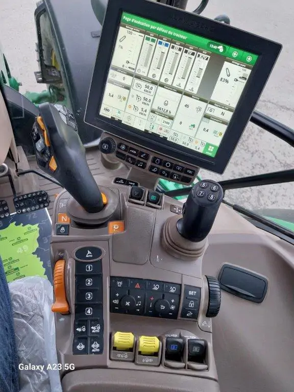 Image JOHN DEERE 6215R