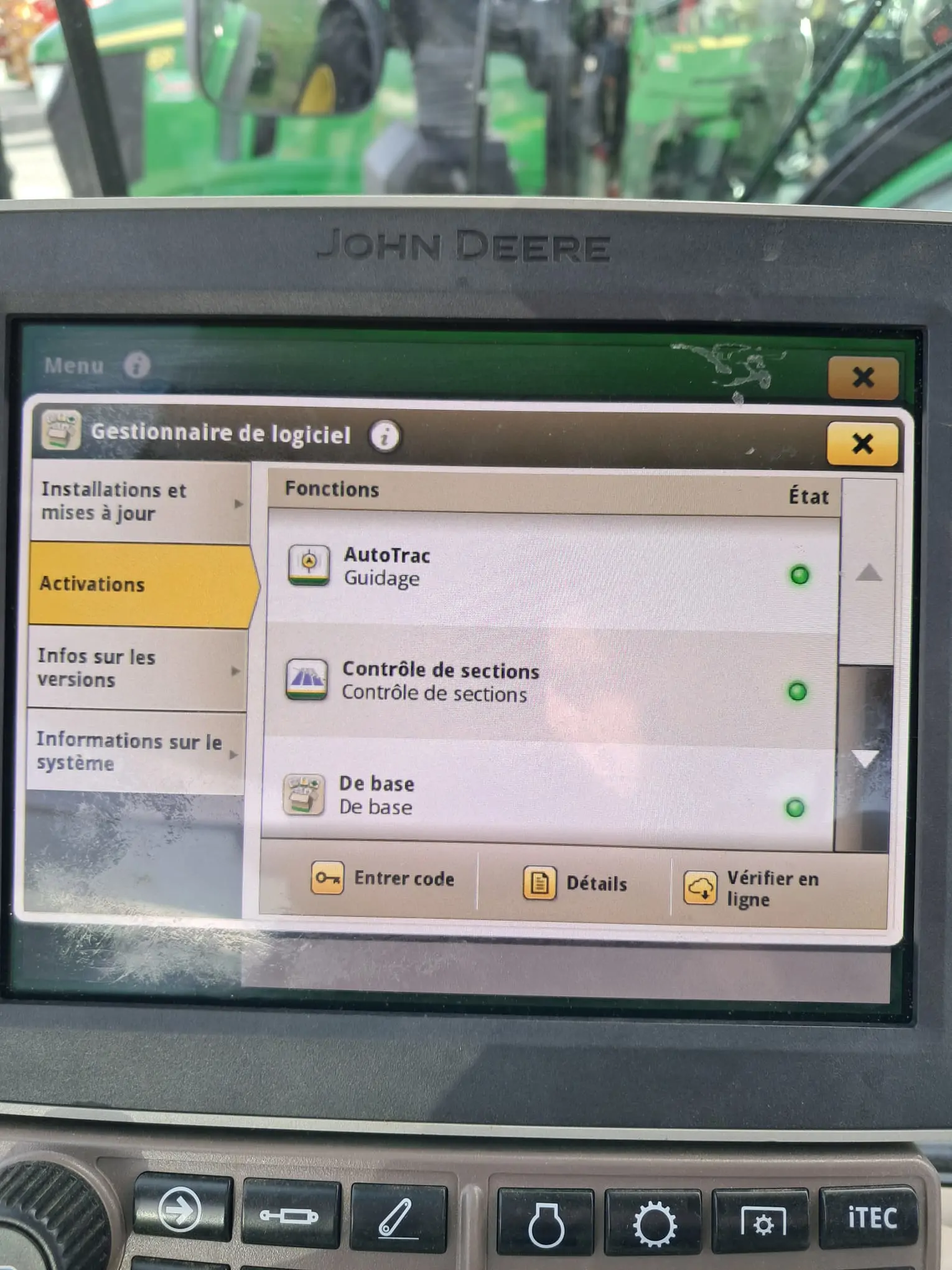 Image JOHN DEERE 6110R