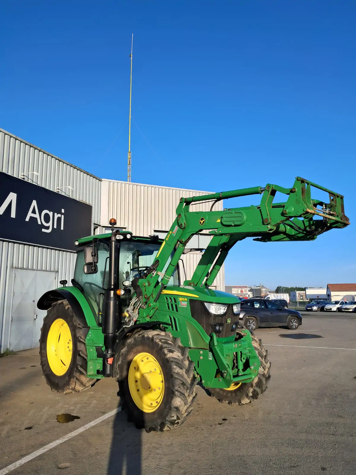 Photo JOHN DEERE 6110R