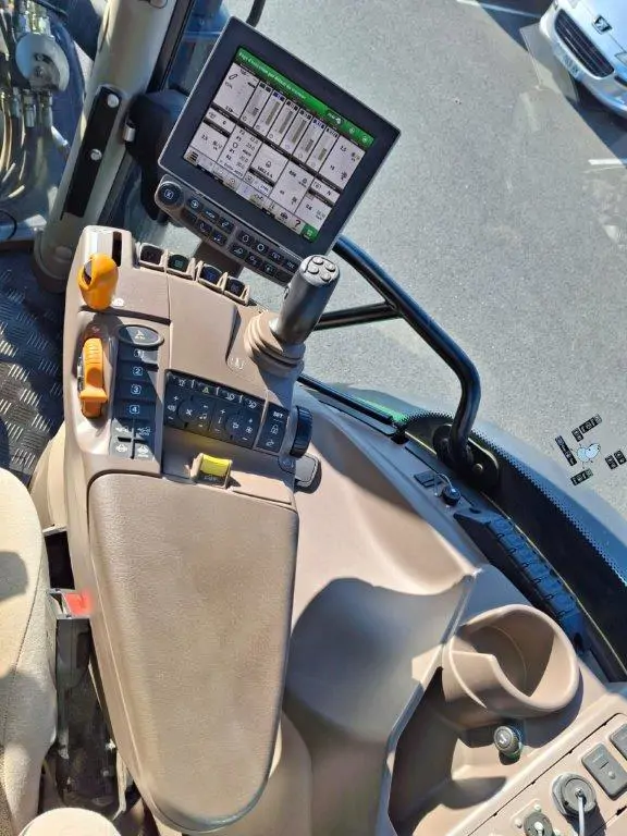 Image JOHN DEERE 6110R