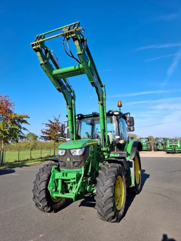 Image JOHN DEERE 6110R