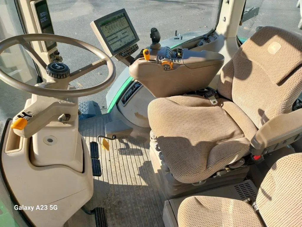 Image JOHN DEERE 8320R