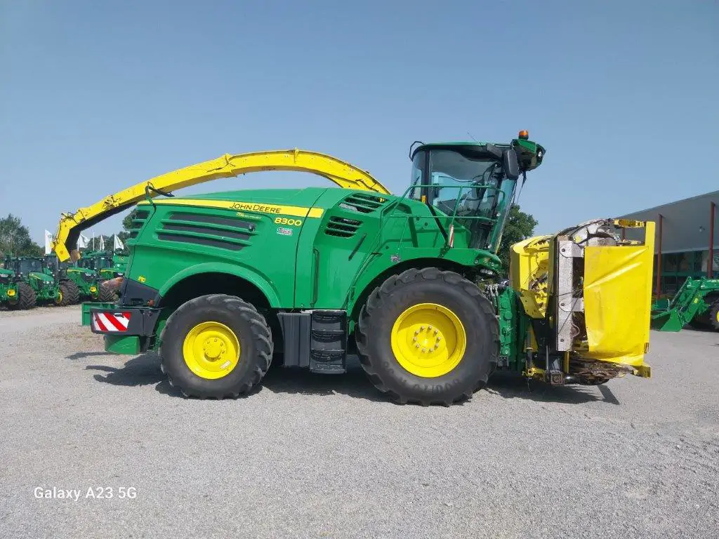 Image JOHN DEERE 8300