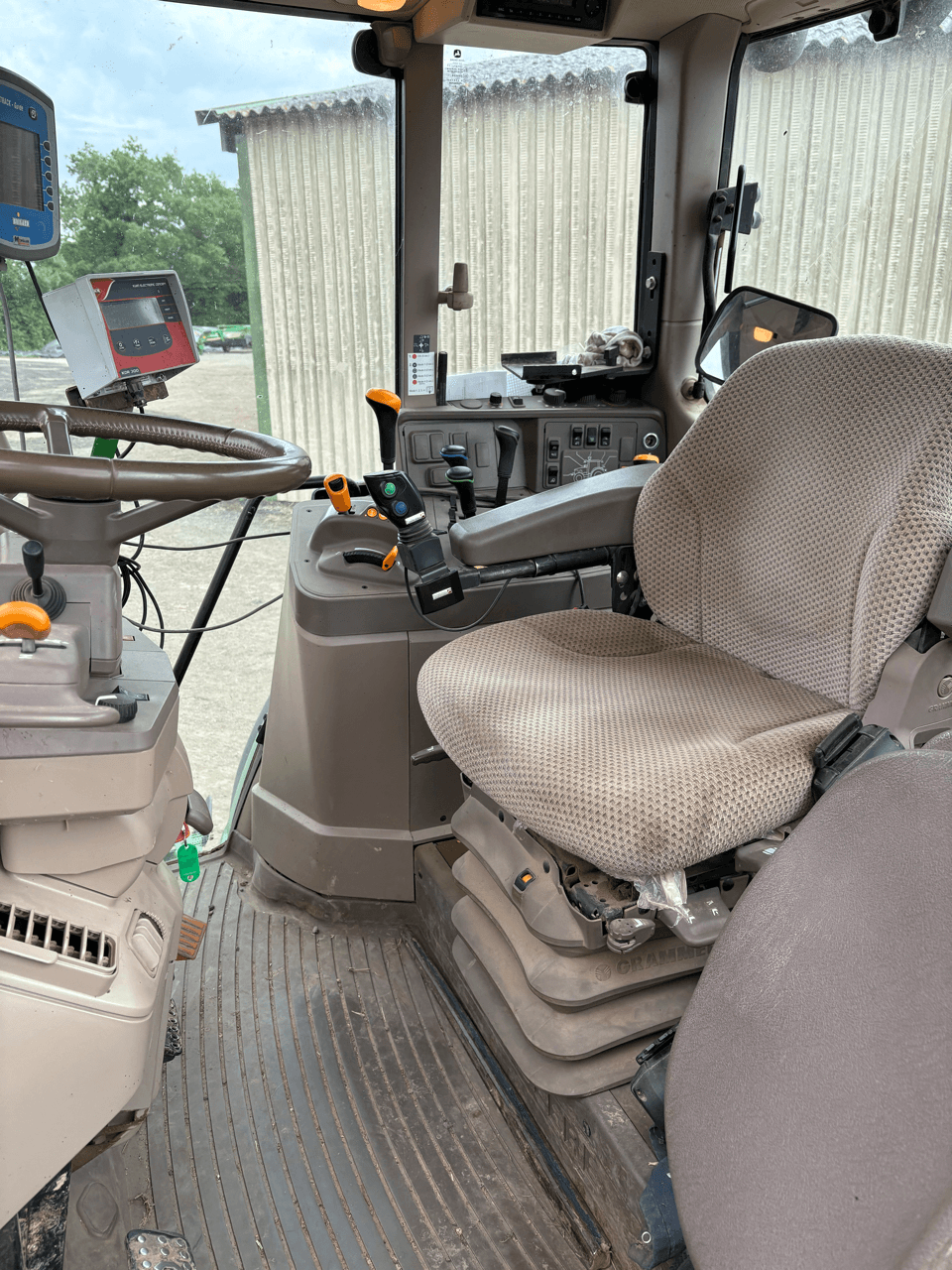 Image JOHN DEERE 6130M