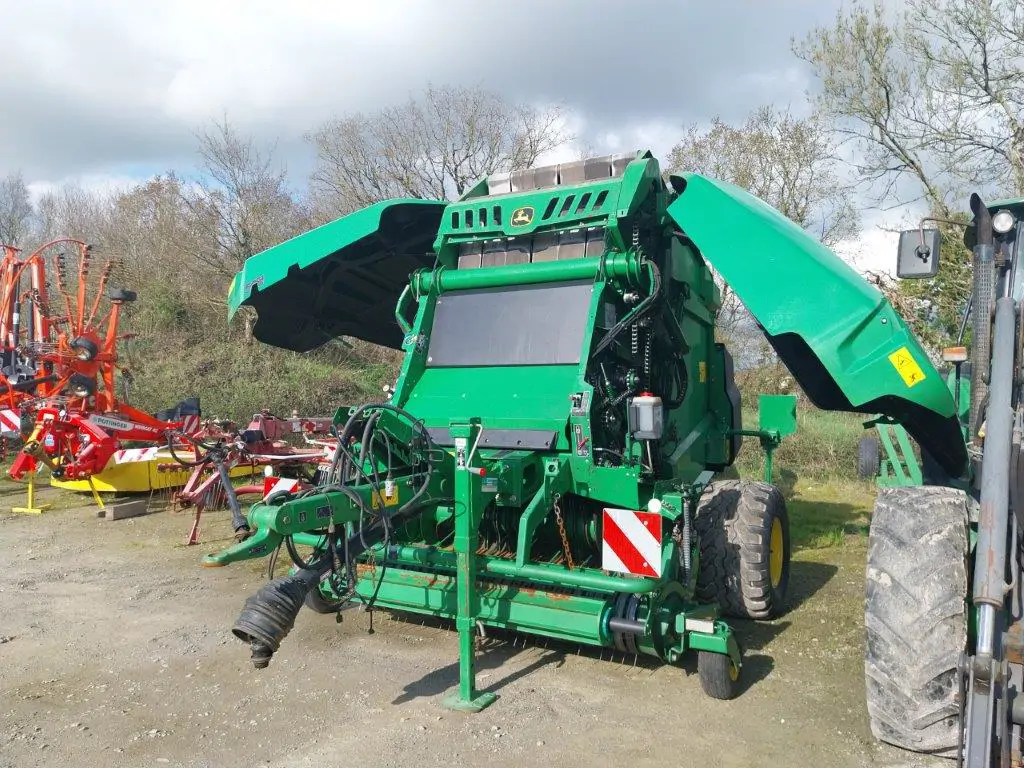 Photo JOHN DEERE V461M