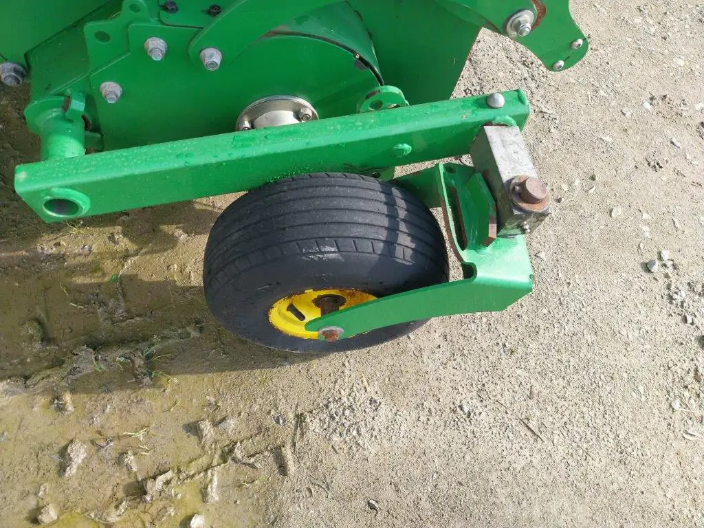 Image JOHN DEERE V461M