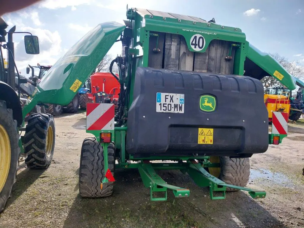 Image JOHN DEERE V461M