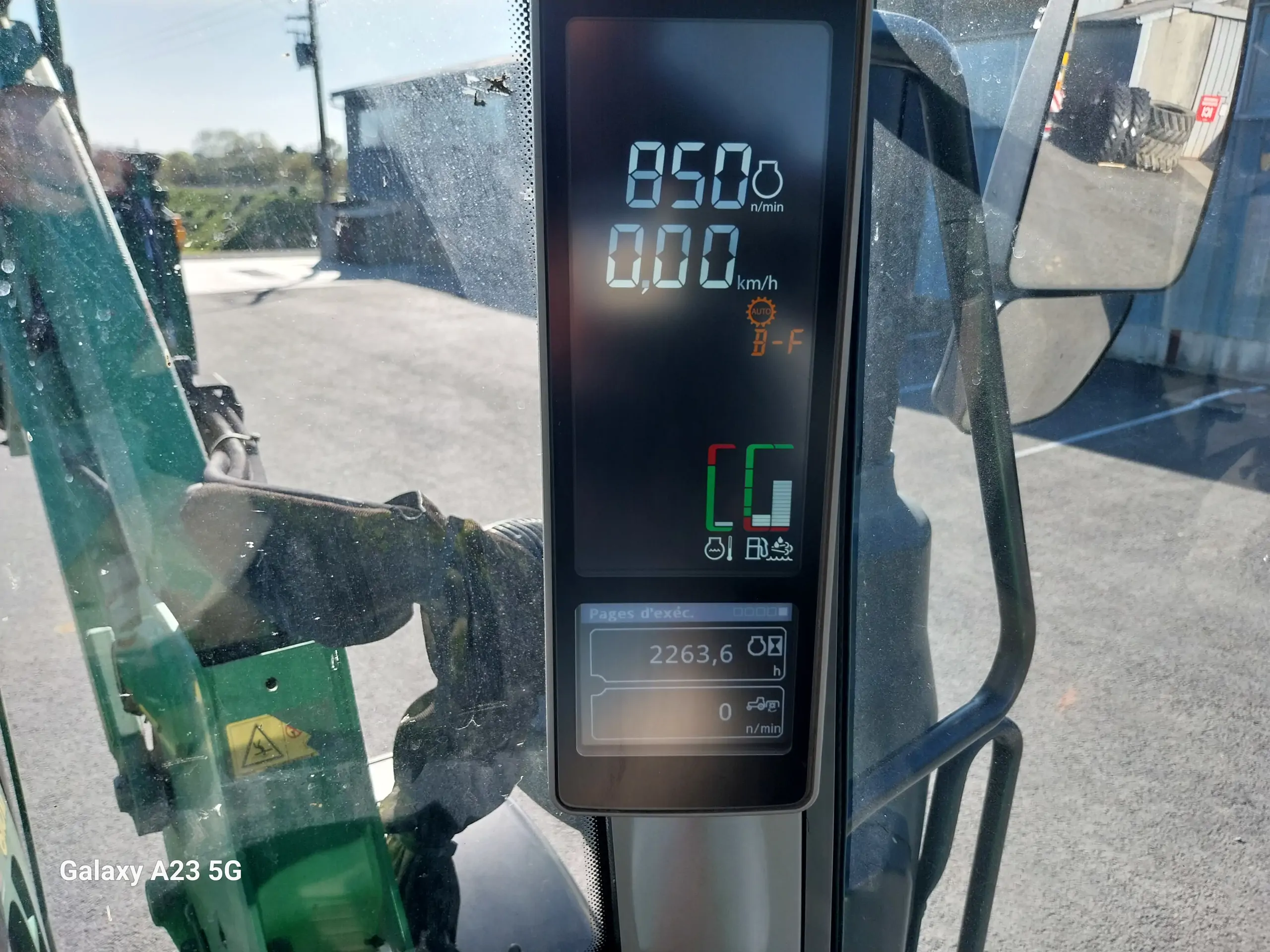 Image JOHN DEERE 6110M
