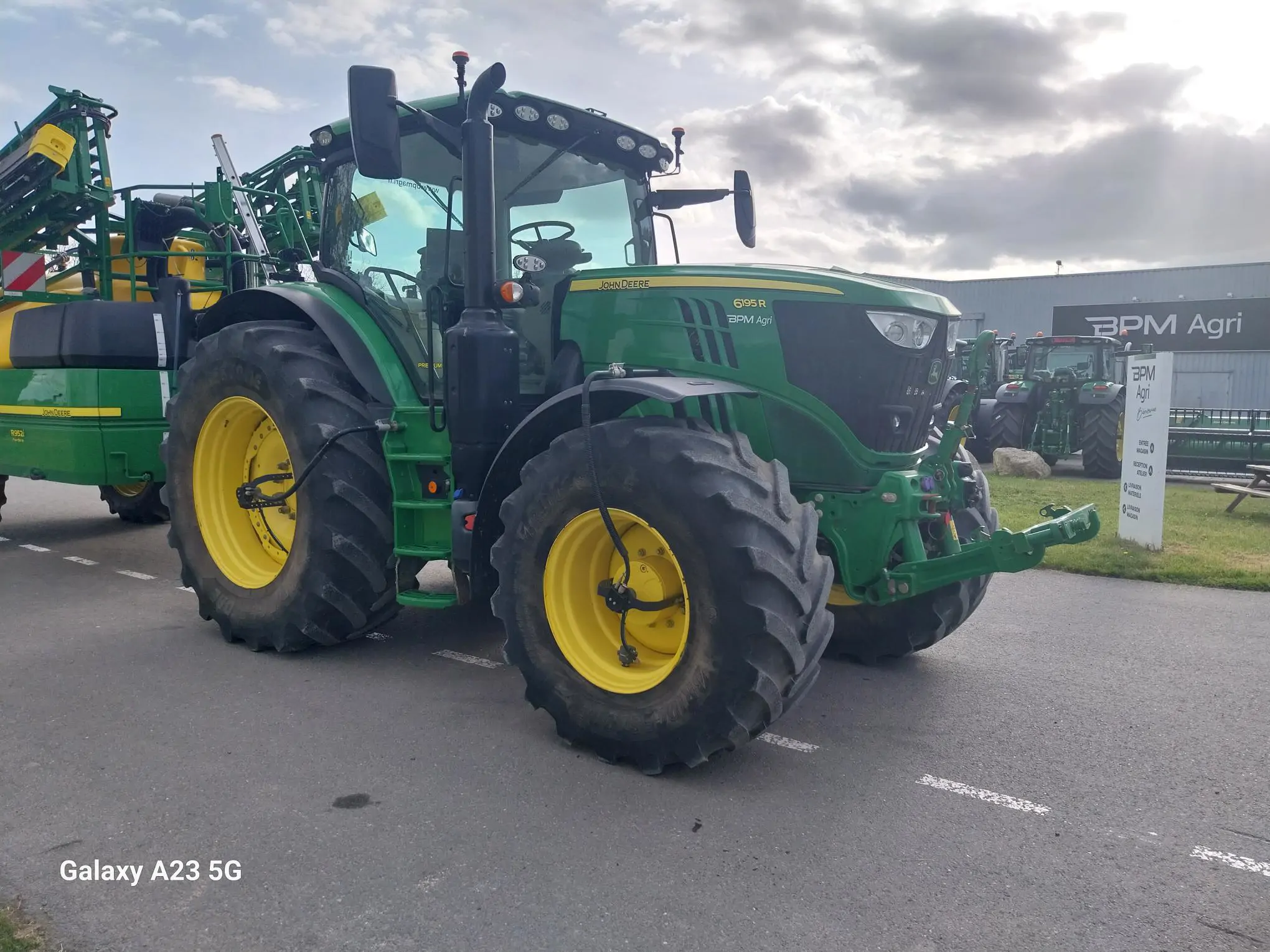 Image JOHN DEERE 6195R