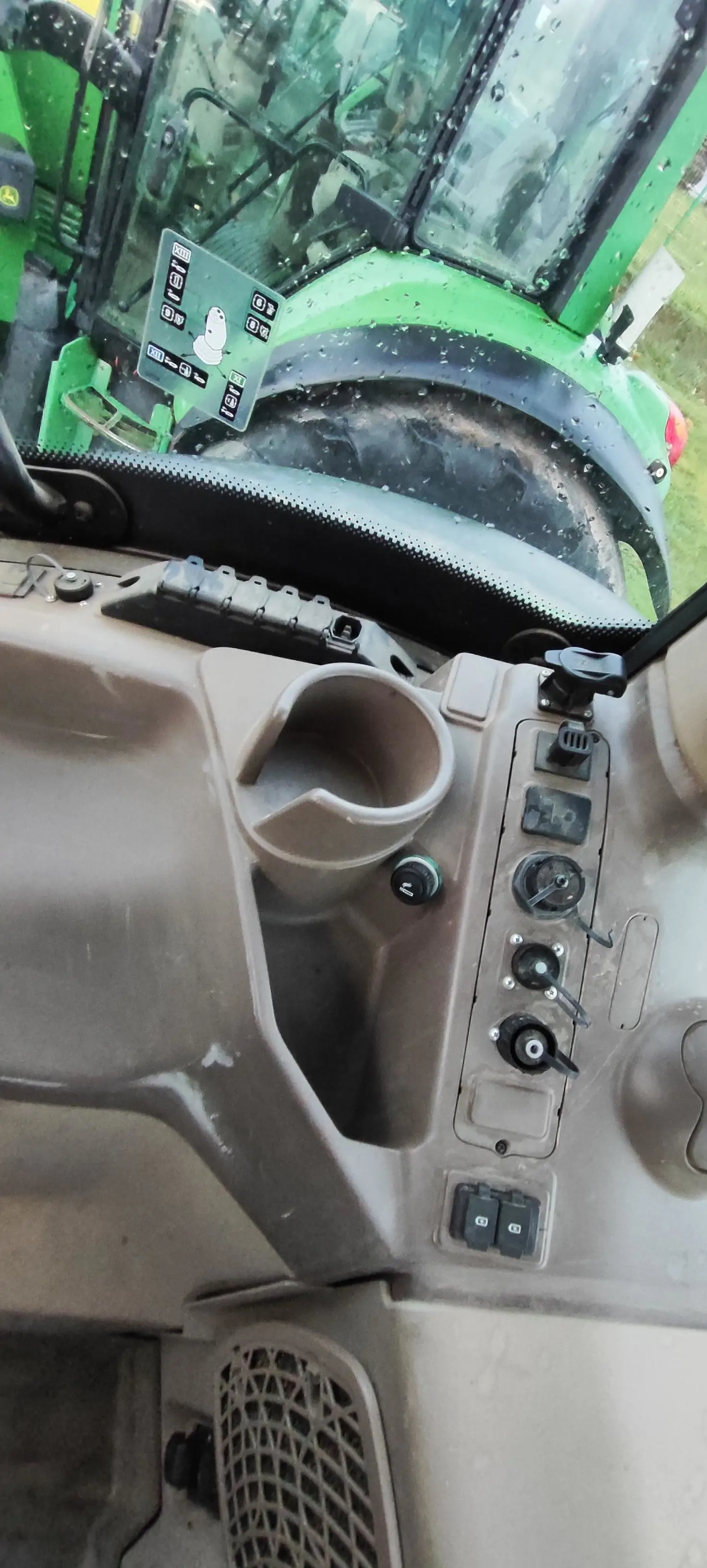 Image JOHN DEERE 6195R