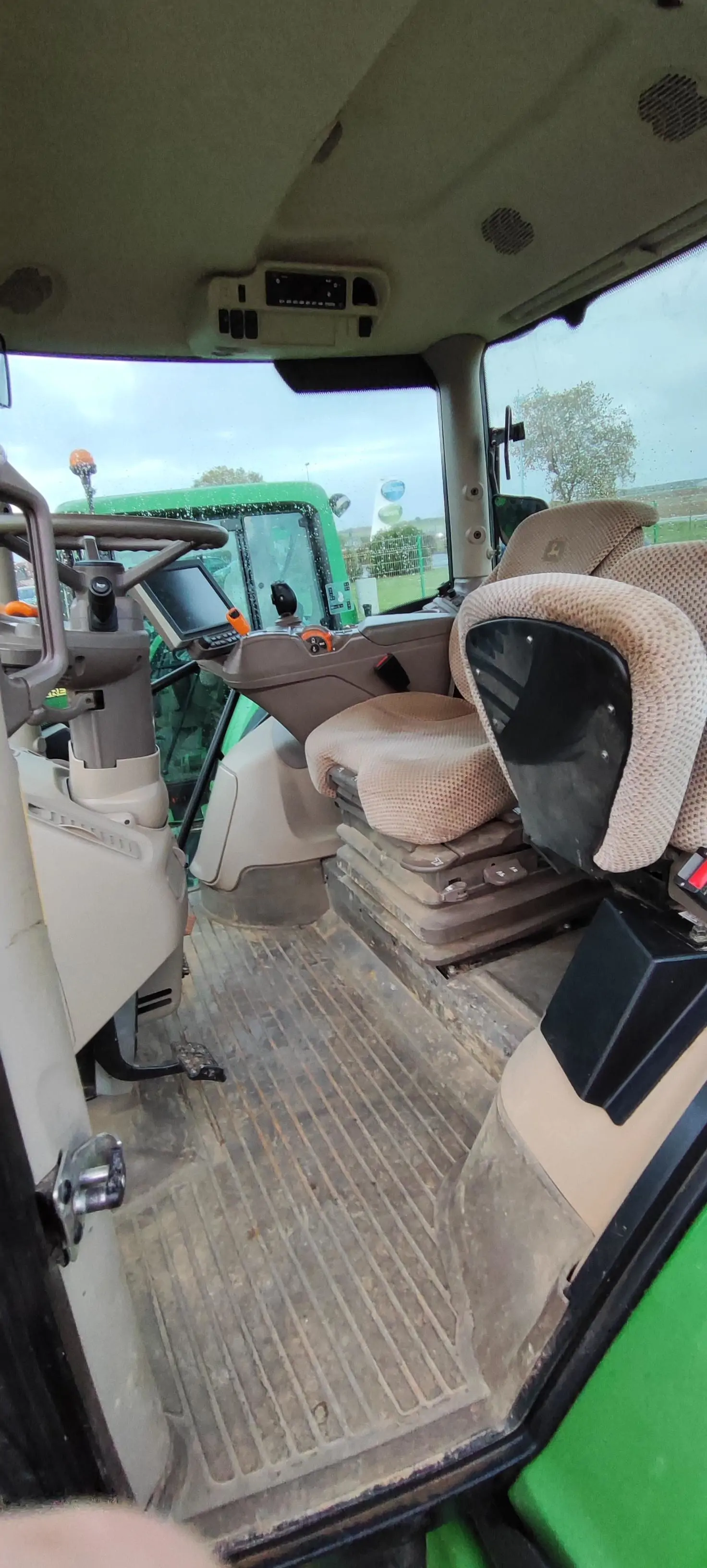 Image JOHN DEERE 6195R