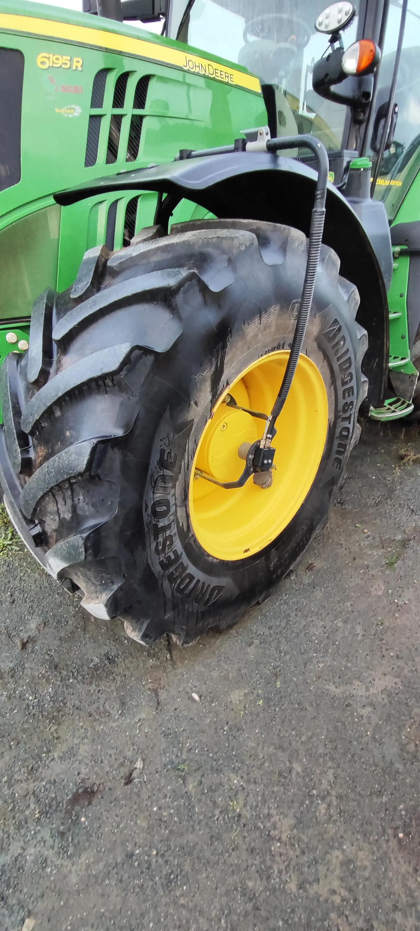 Image JOHN DEERE 6195R