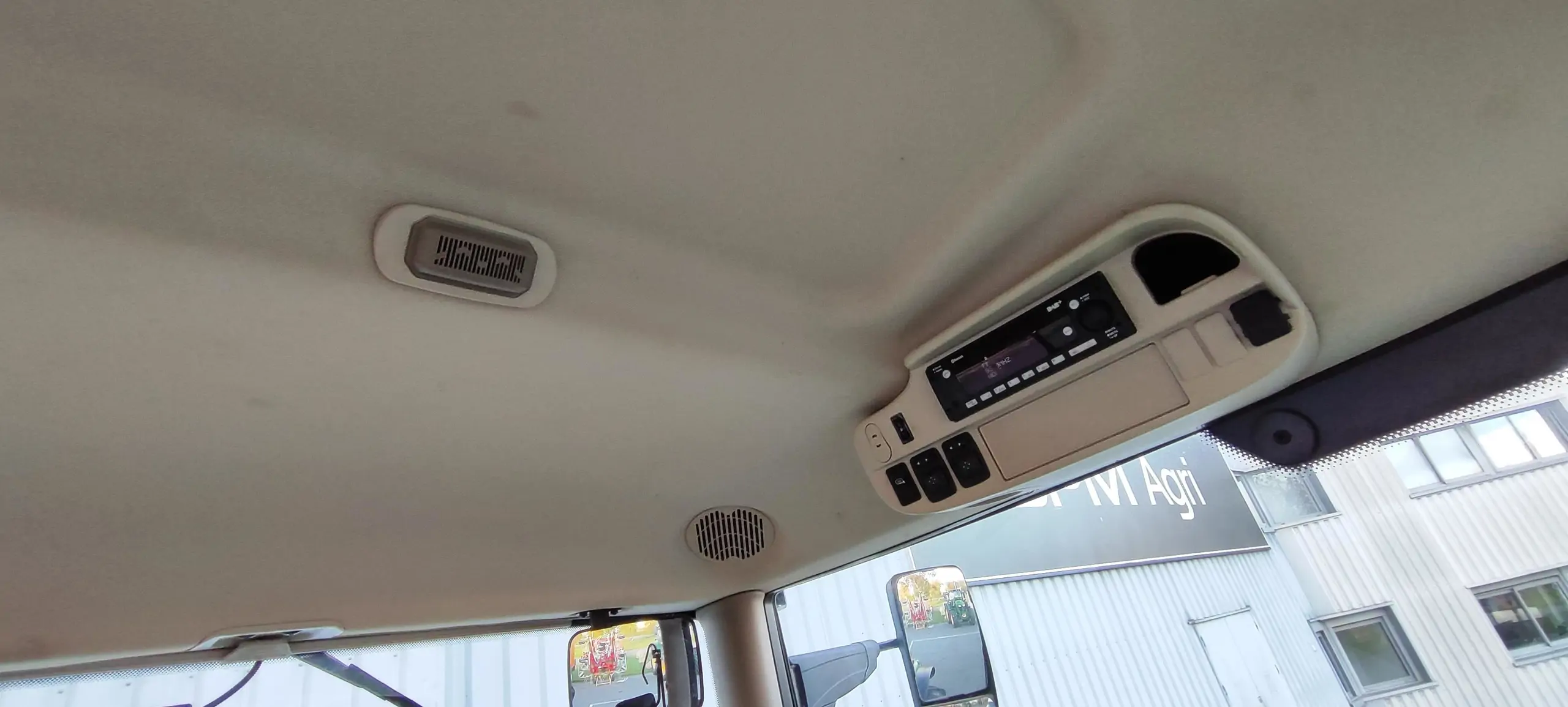 Image JOHN DEERE 6195R