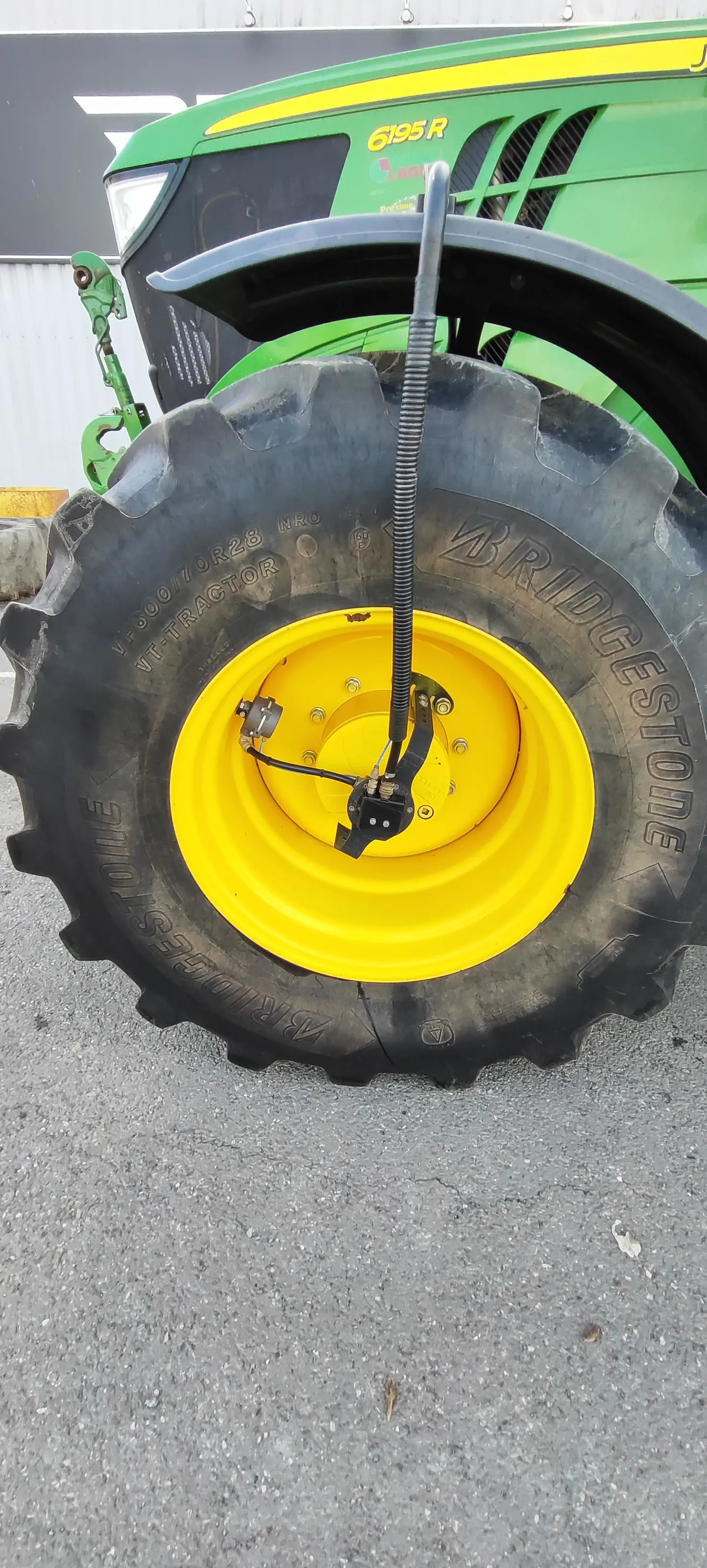 Image JOHN DEERE 6195R