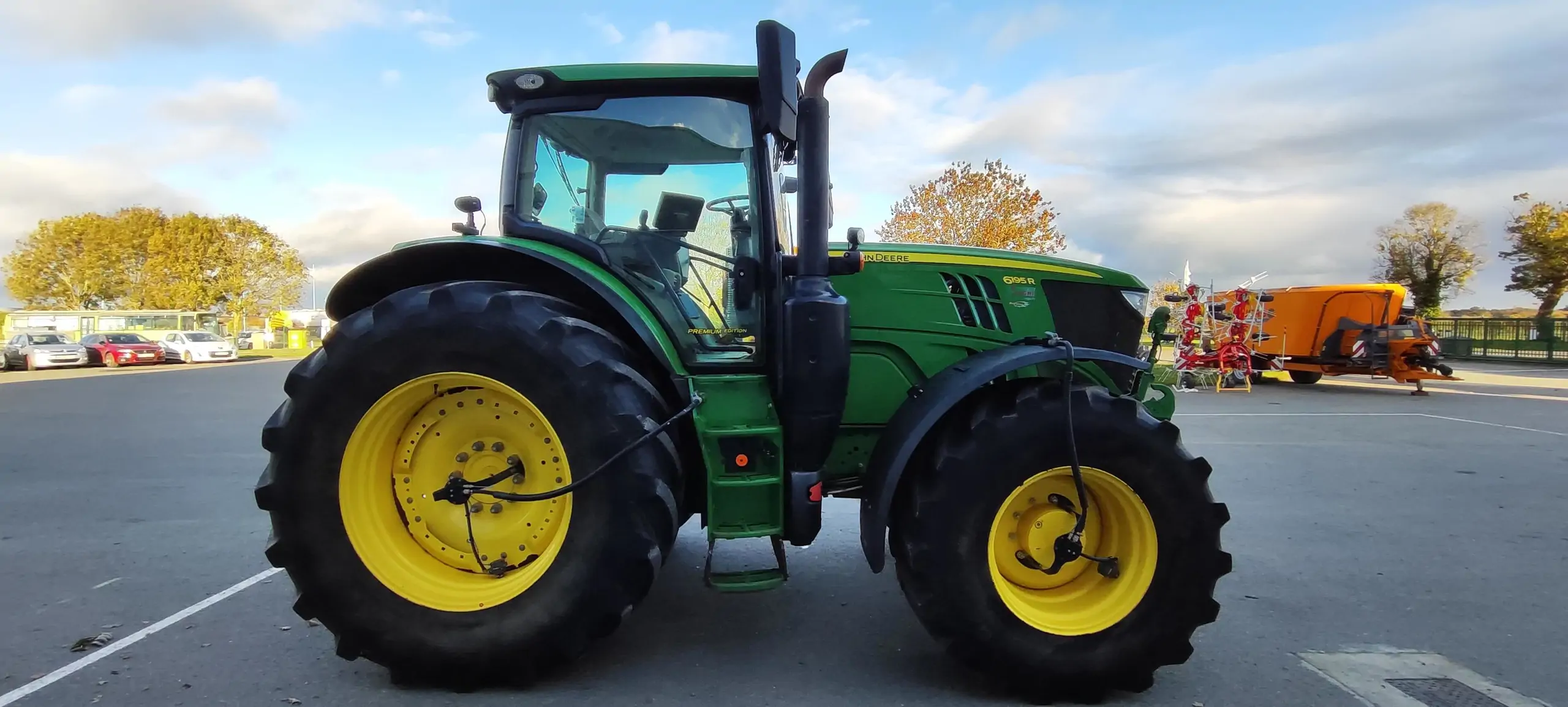 Image JOHN DEERE 6195R