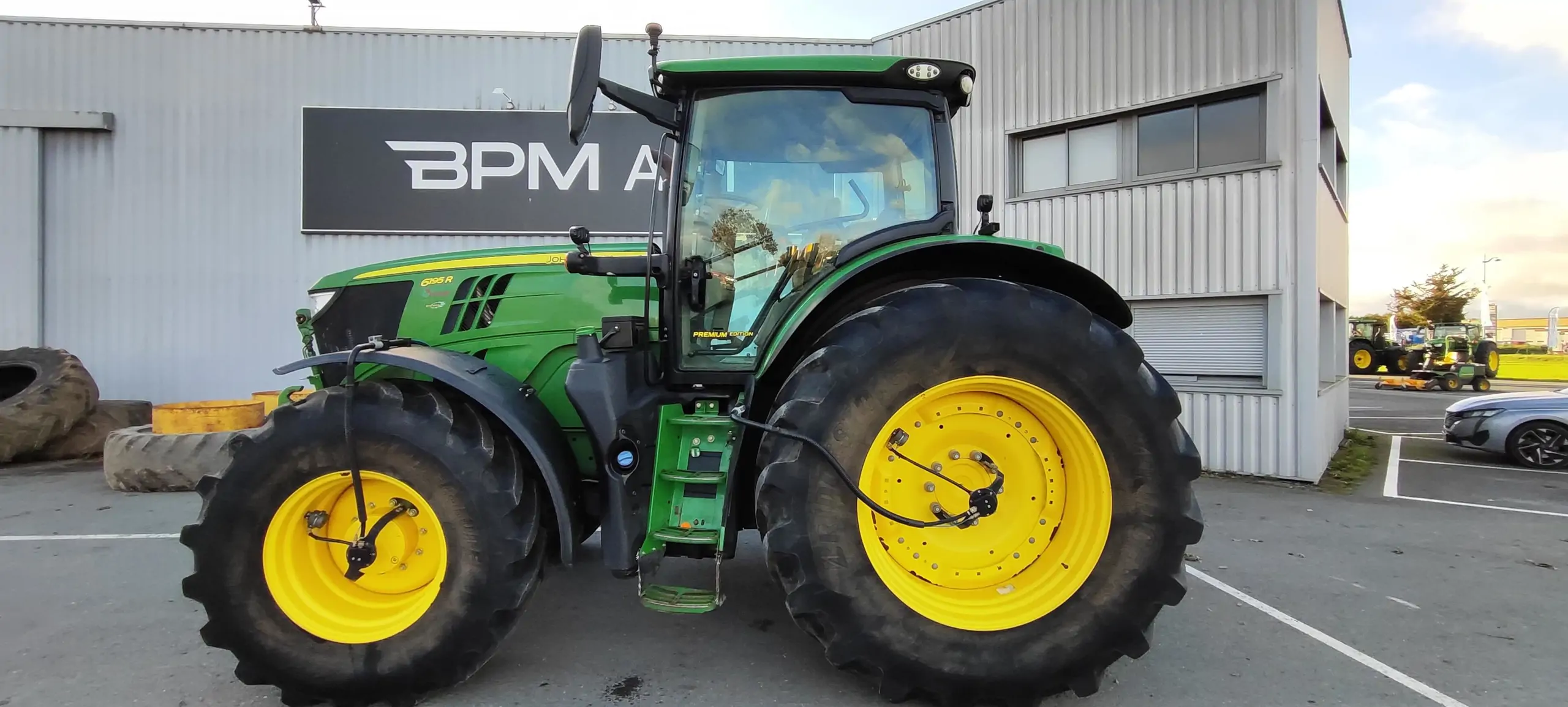 Image JOHN DEERE 6195R