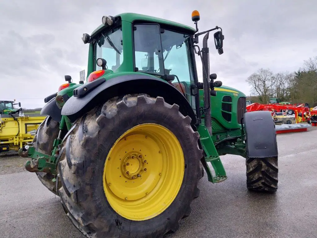Image JOHN DEERE 7530 PREMIUM