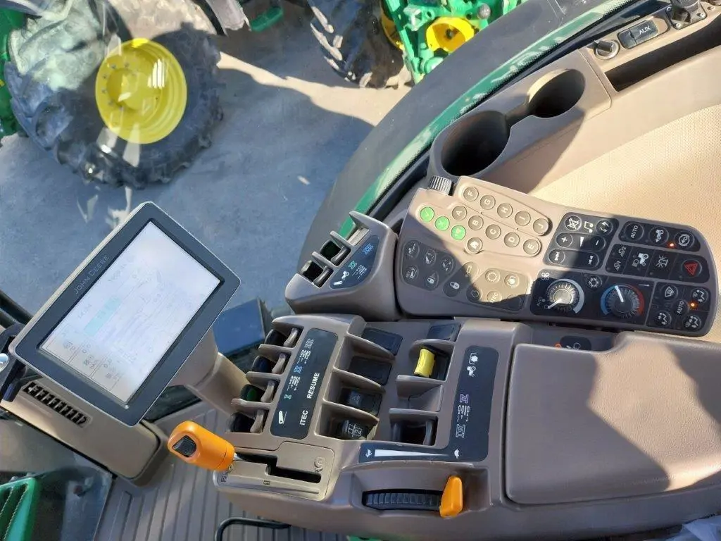 Image JOHN DEERE 7215R 7610RW