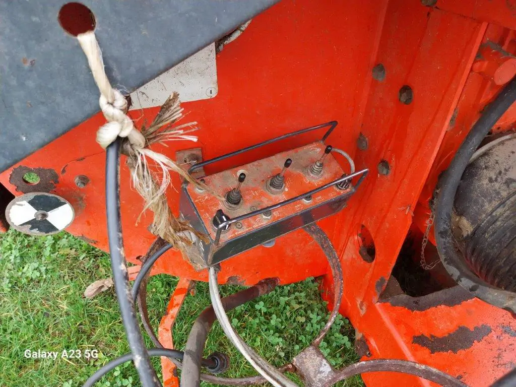 Image KUHN DESILEUSE PAILLEUSE ALTOR 4560