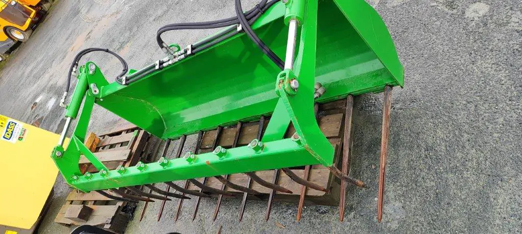 Photo JOHN DEERE FOURCHE A GRIFFES