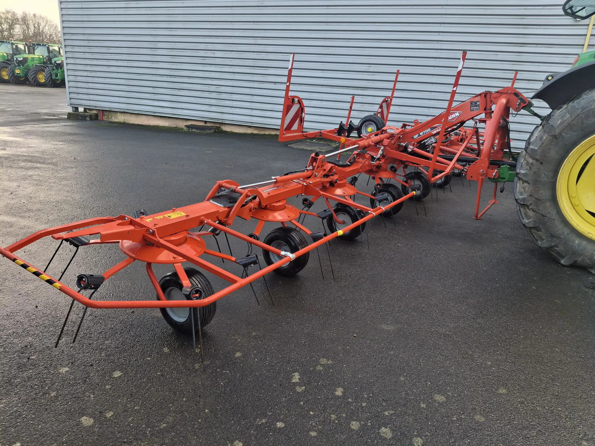 Photo KUHN GF 8700
