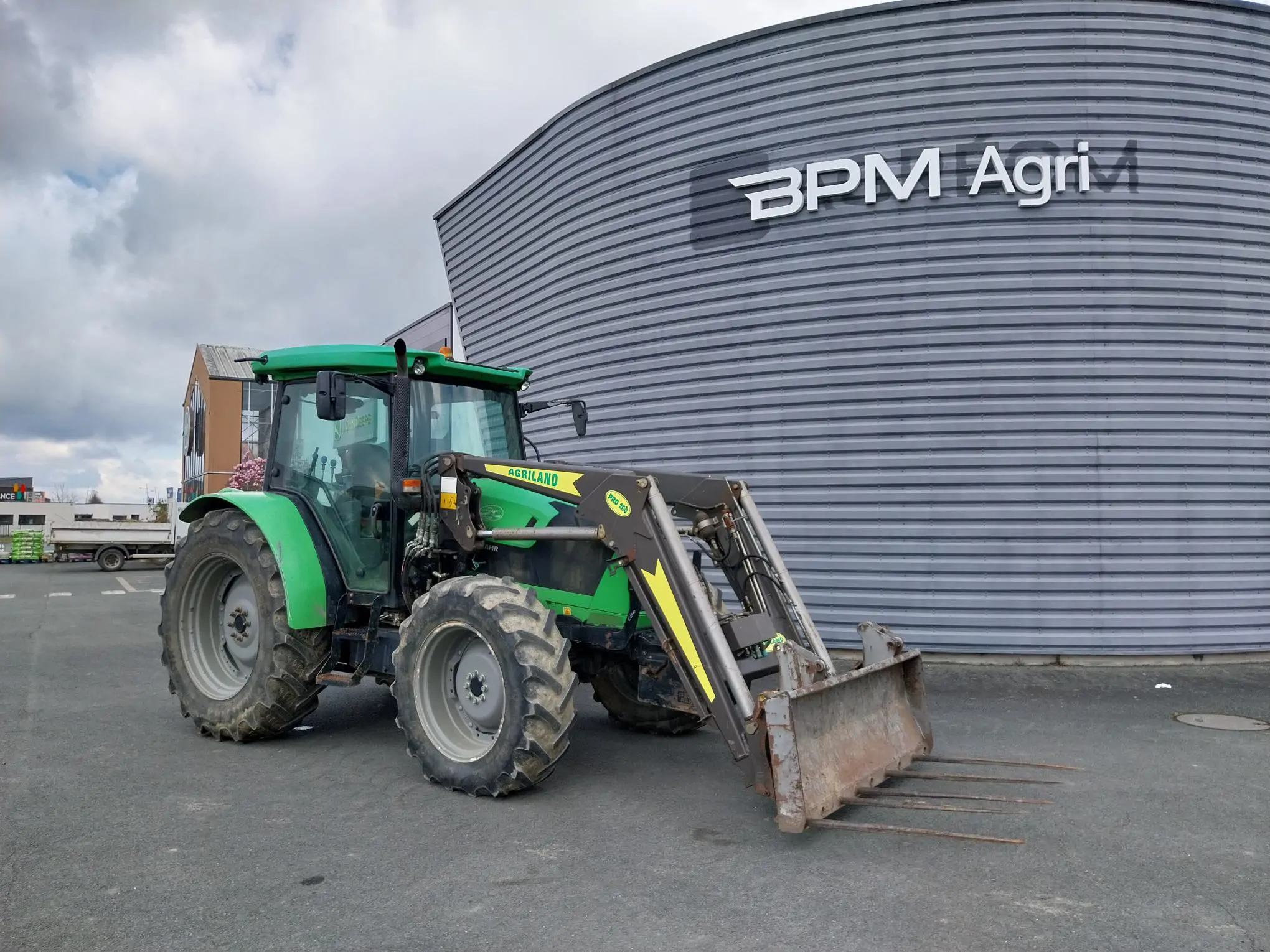 Photo DEUTZ TRACTEUR CHARGEUR FAHR 5100 C