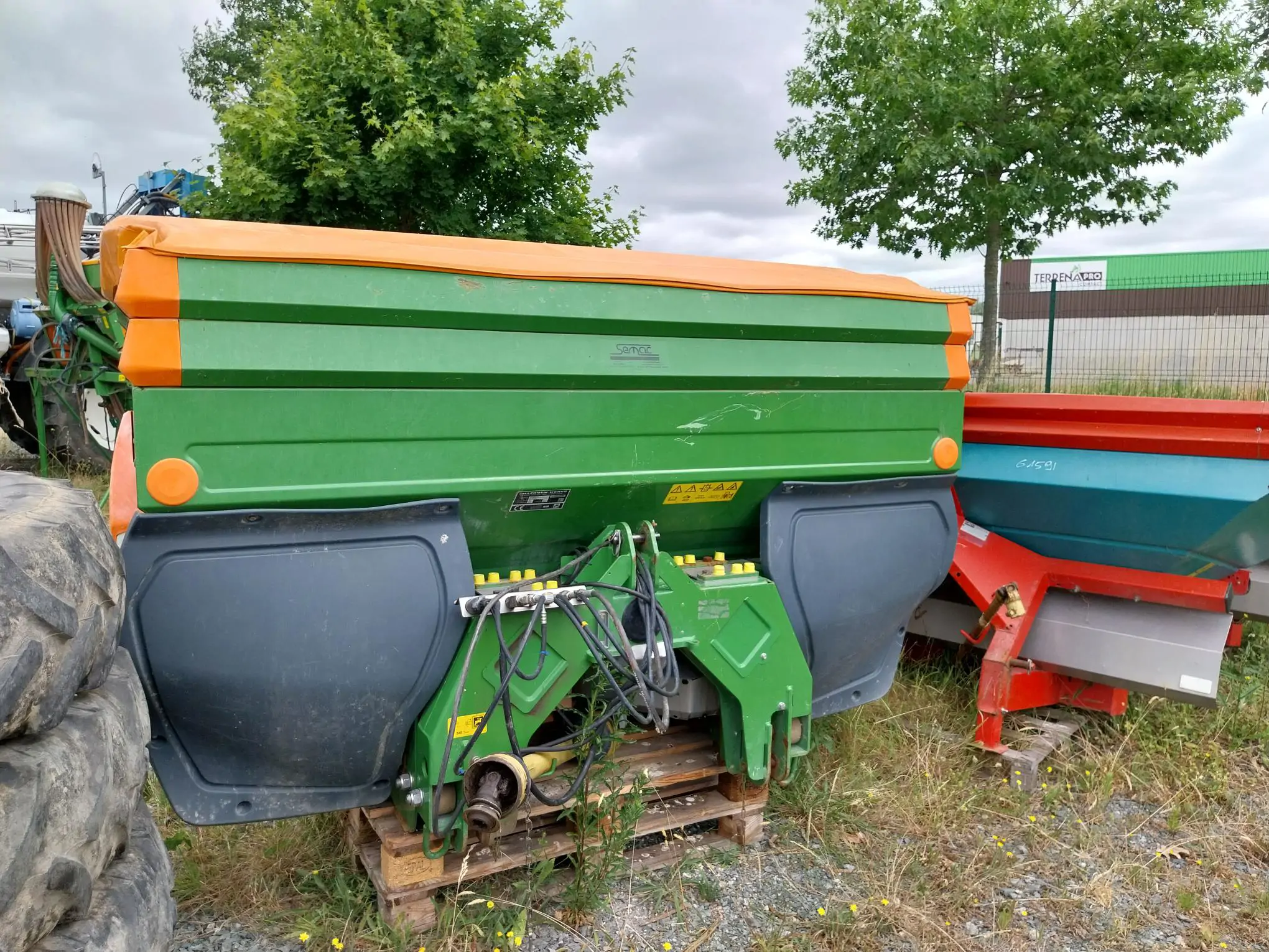 Photo AMAZONE EPANDEUR ENGRAIS ZAMBIE PROFIS