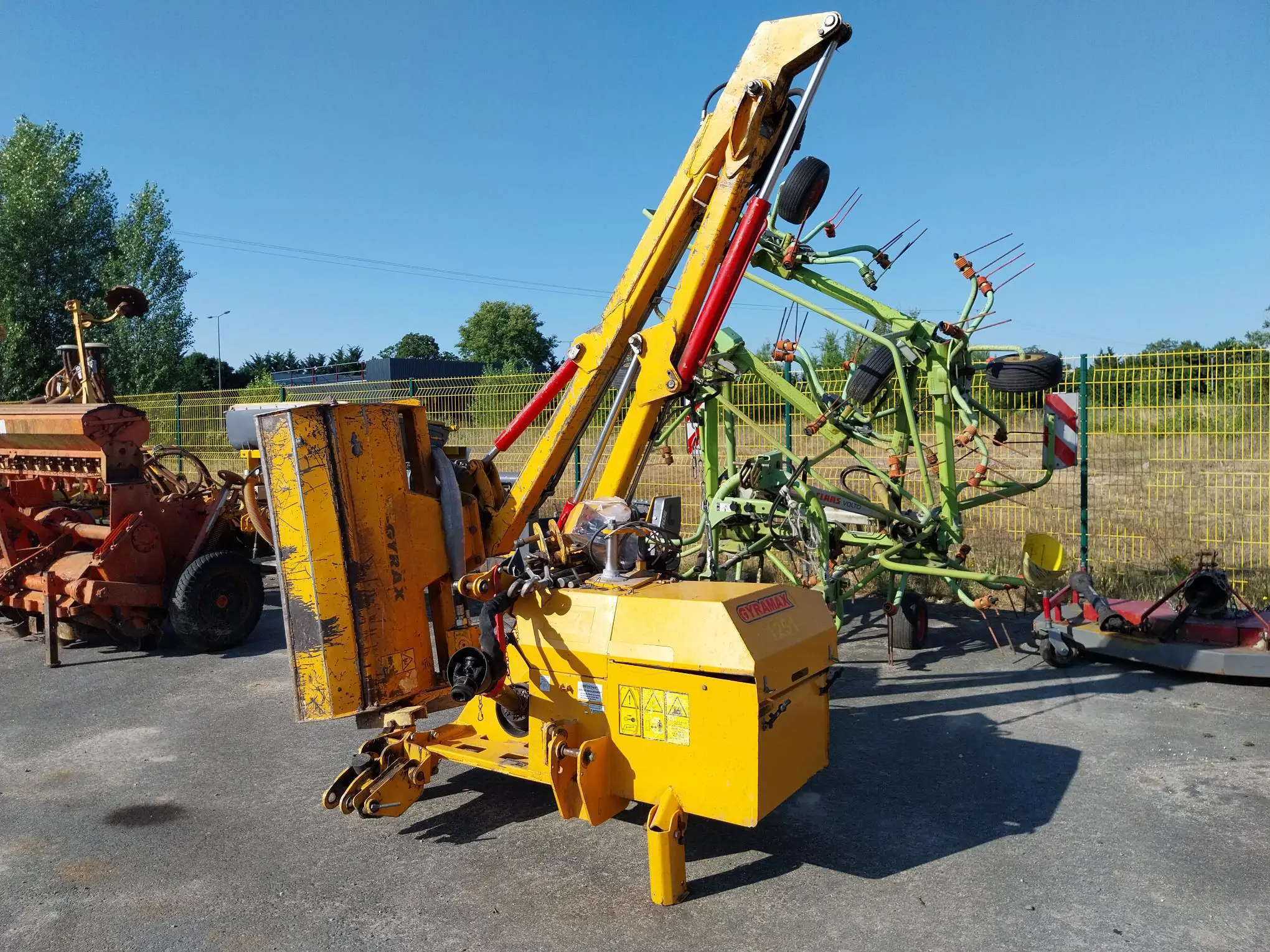 Image GYRAX DEBROUSSAILLEUSE GYRAX 390