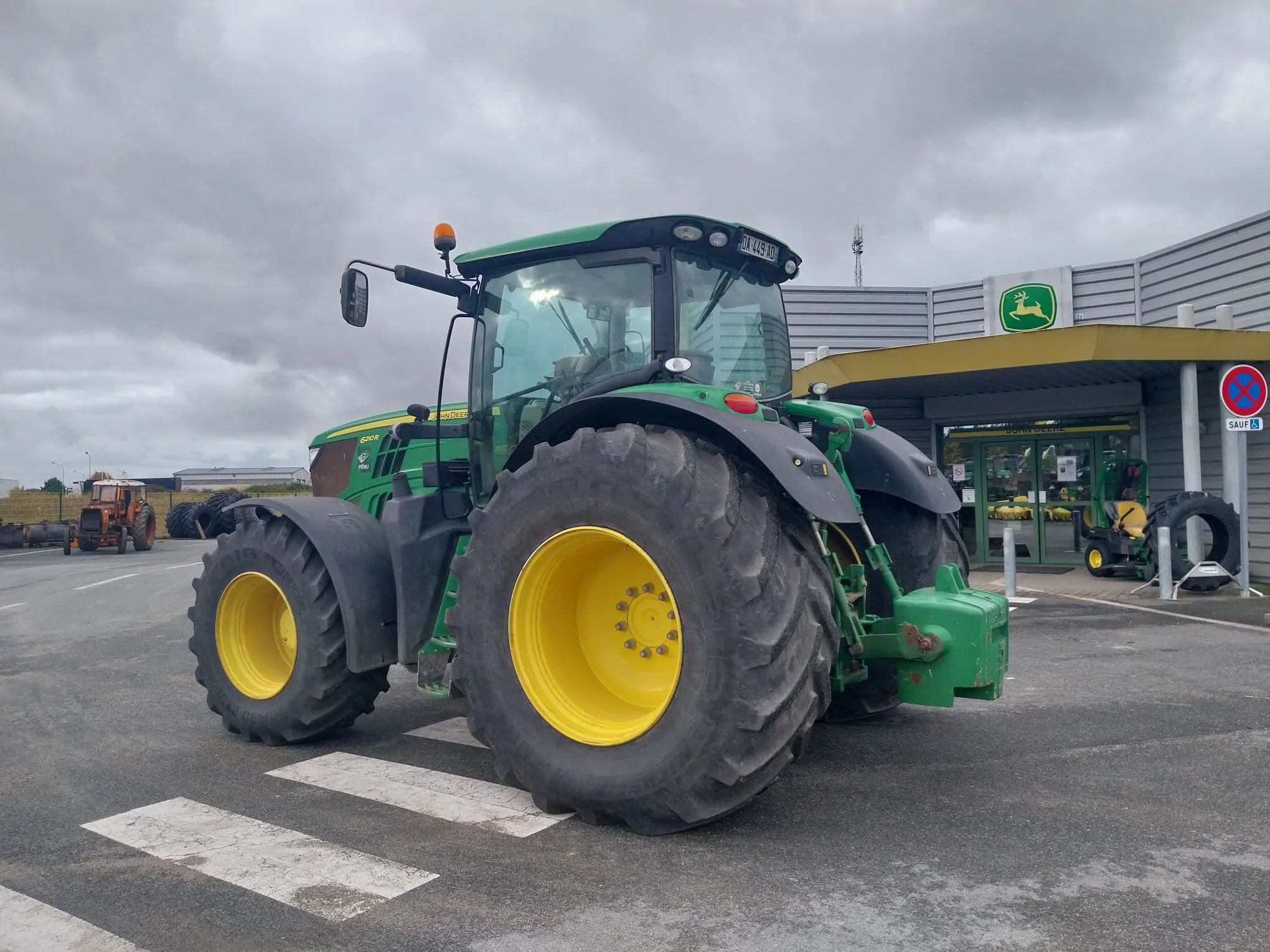 Image JOHN DEERE TRACTEUR 6210R