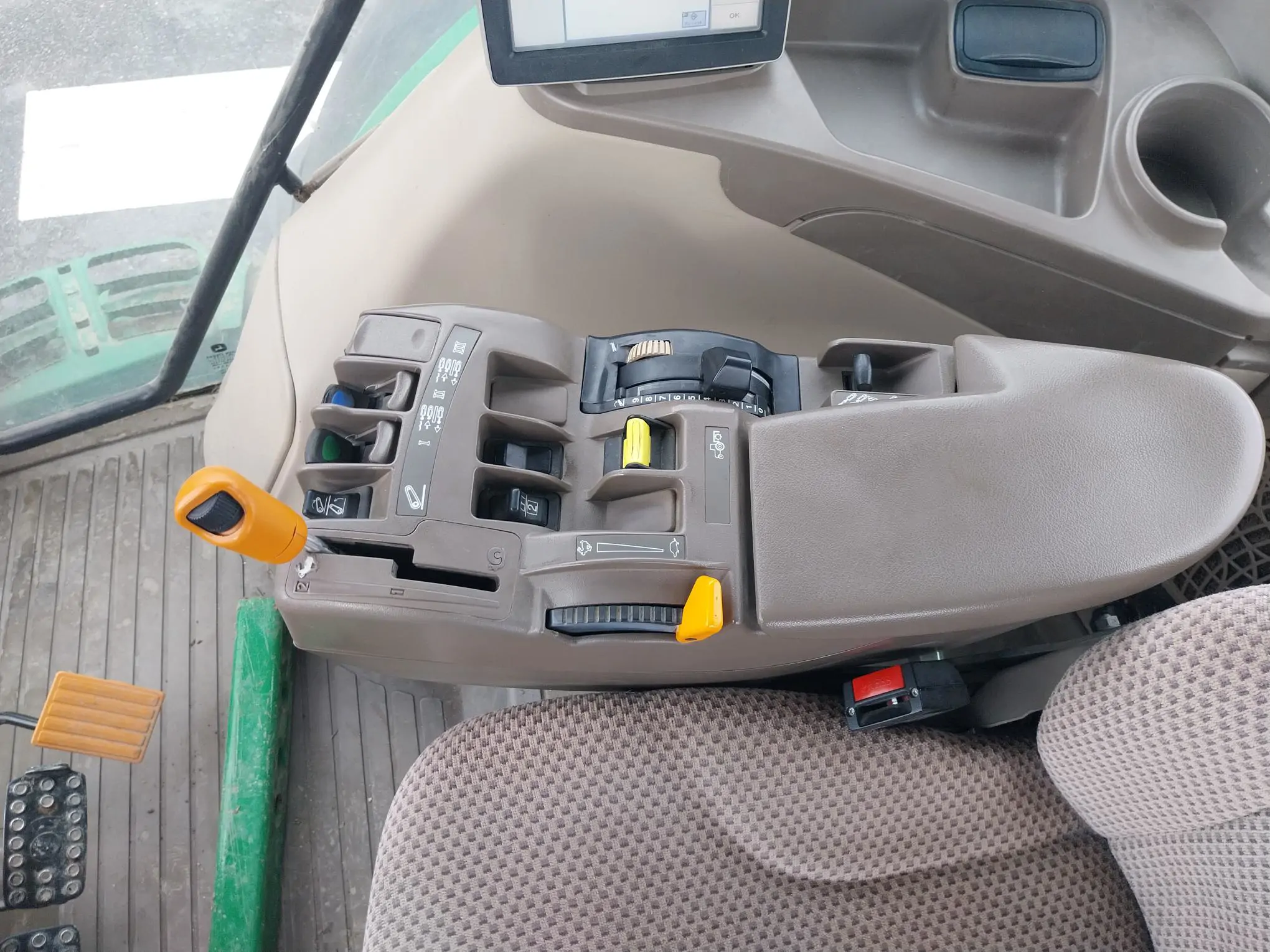 Image JOHN DEERE TRACTEUR 6210R