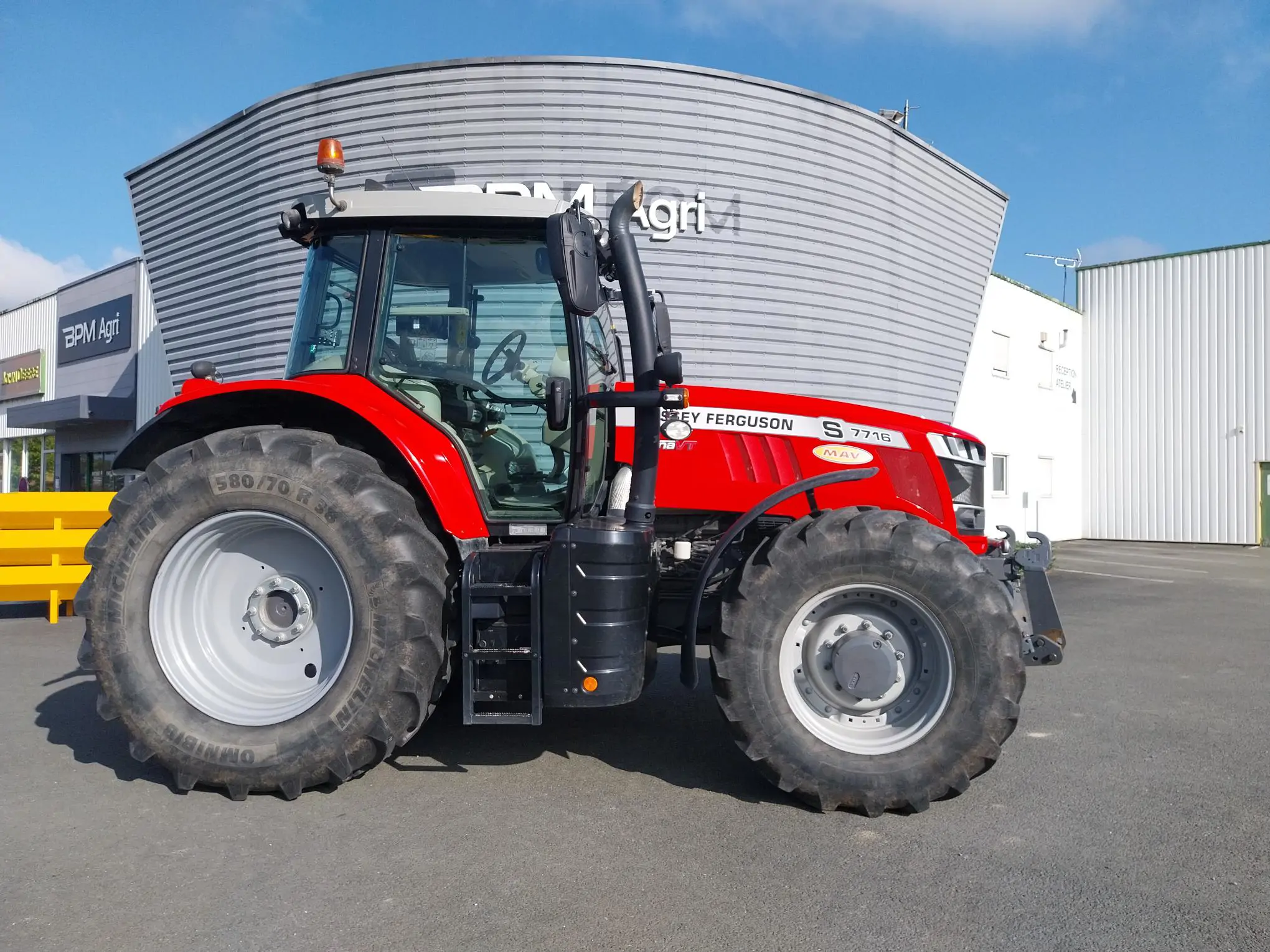 Image MASSEY FERGUSON TRACTEUR MF 7716S DYNA-VT-EFFI