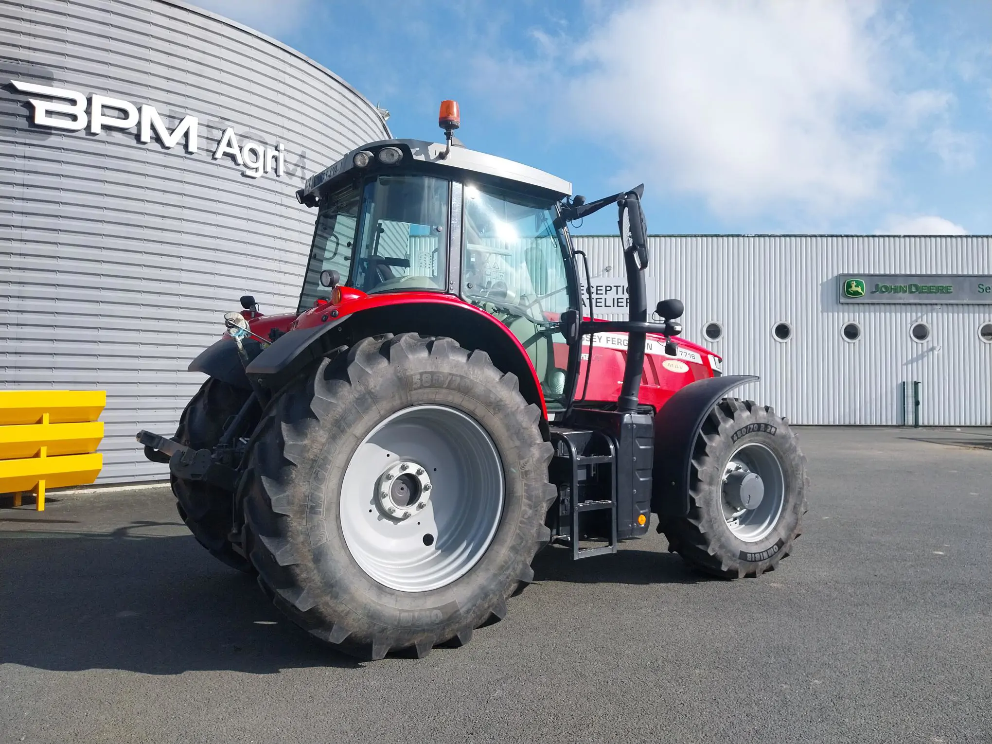 Image MASSEY FERGUSON TRACTEUR MF 7716S DYNA-VT-EFFI