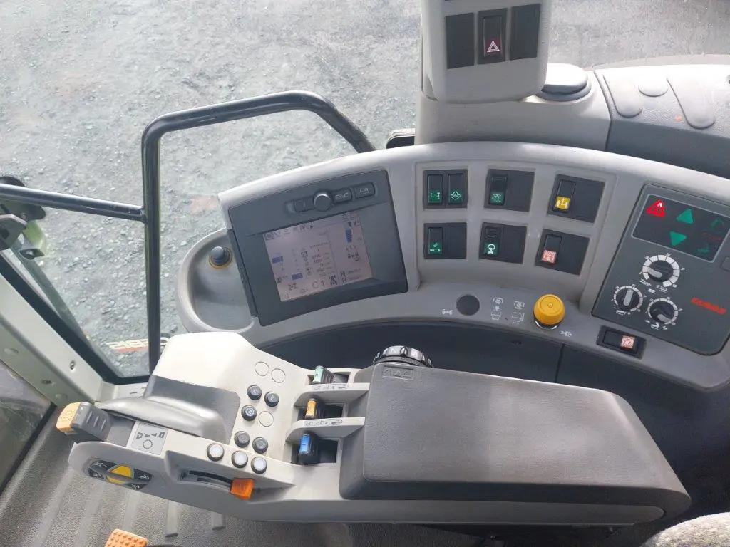 Image CLAAS ARION 640