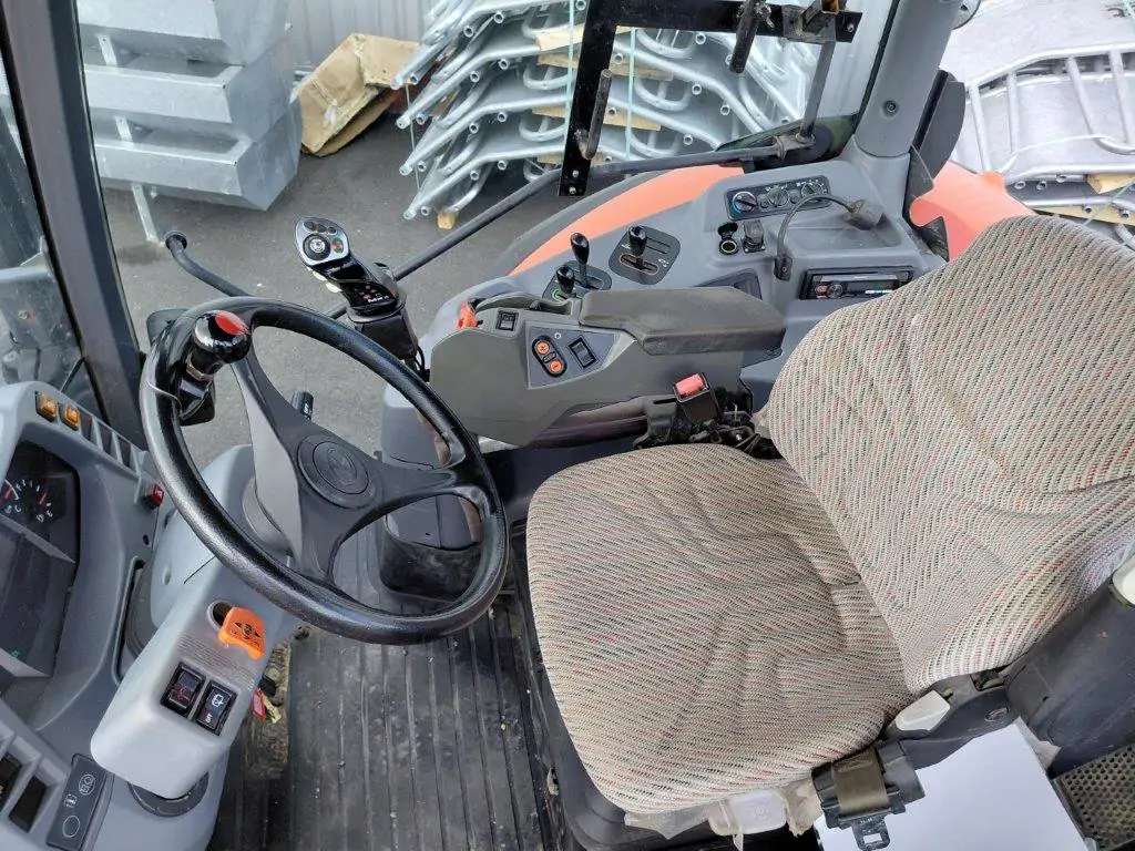 Image KUBOTA M135GX
